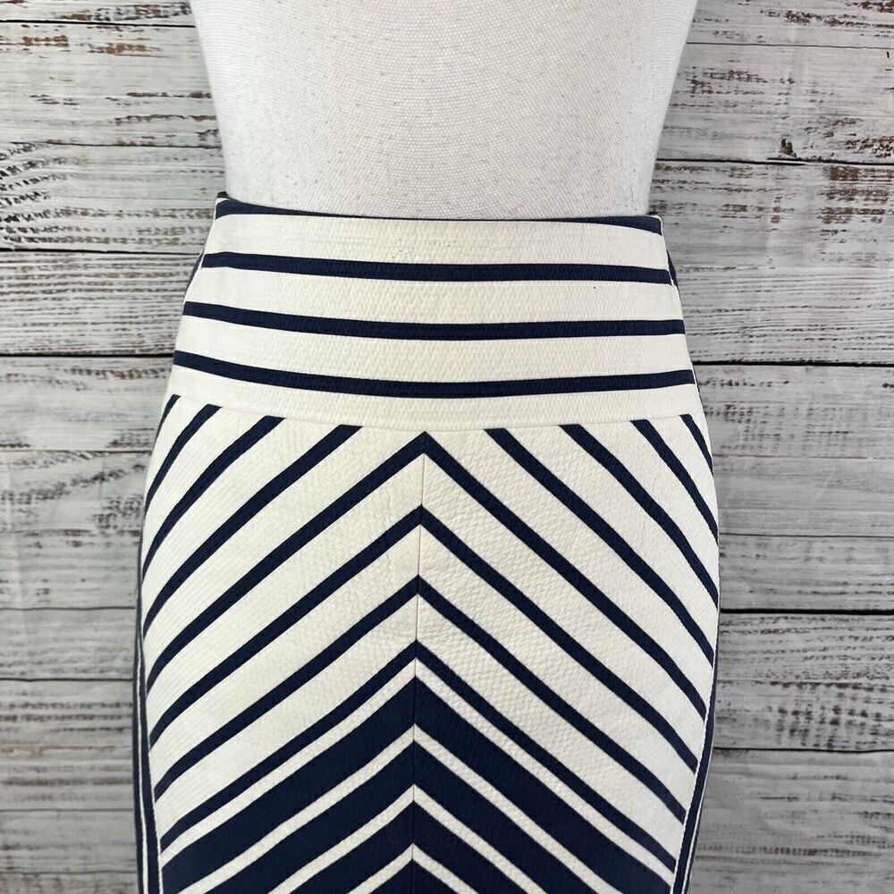 J. Crew Skirt size 6 Navy Blue White Stripe Straight Pencil Knee Sailor Nautical - Picture 3 of 10